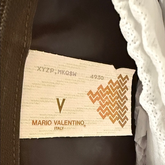 Mario Valentino Brown V-Logo Clutch Bag - Picture 6 of 7